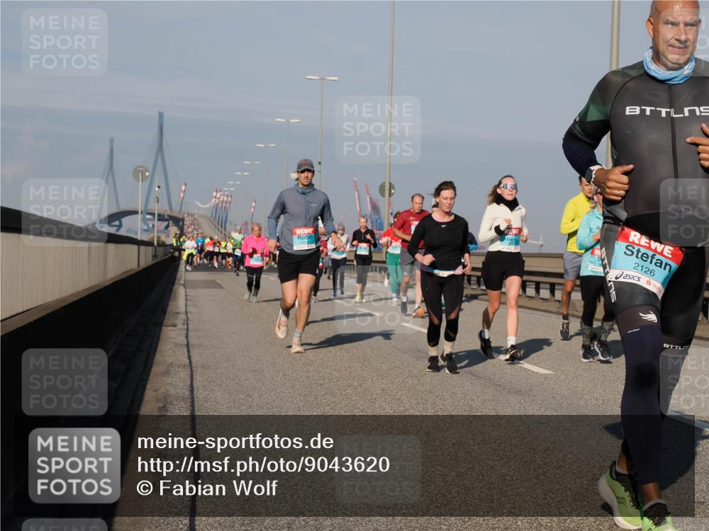 03.10.2025 - Köhlbrandbrückenlauf Fabian Wolf http://msf.ph/oto/9043620 03.10.2025 09:56:36 Position 3 2126 meine-sportfotos.de