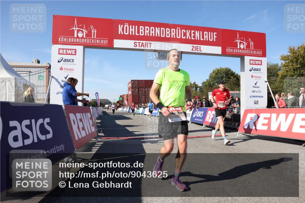 03.10.2025 - Köhlbrandbrückenlauf Lena Gebhardt http://msf.ph/oto/9043625 03.10.2025 12:59:44 Ziel 4074, 4111, 4215, 4270, 4475, 6142, 6254, 6364, 6601, 6616, 6654, 6666, 6754 meine-sportfotos.de