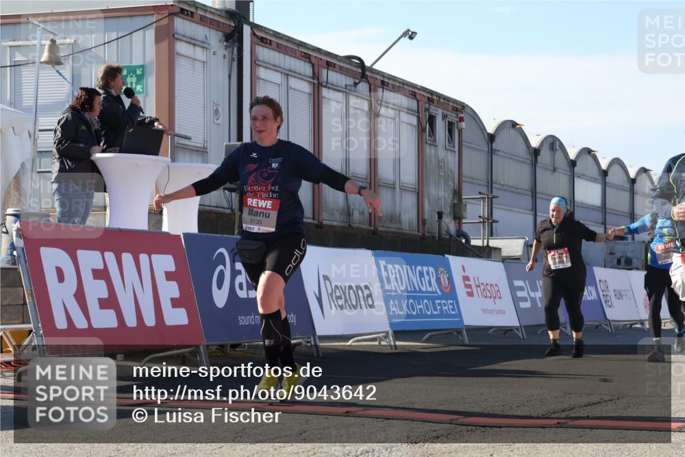 03.10.2025 - Köhlbrandbrückenlauf Luisa Fischer http://msf.ph/oto/9043642 03.10.2025 13:39:29 Ziel 4621, 4789, 5135, 5176, 5444, 5741, 5745, 5988, 5989, 5991, 5998, 6259, 6560 meine-sportfotos.de