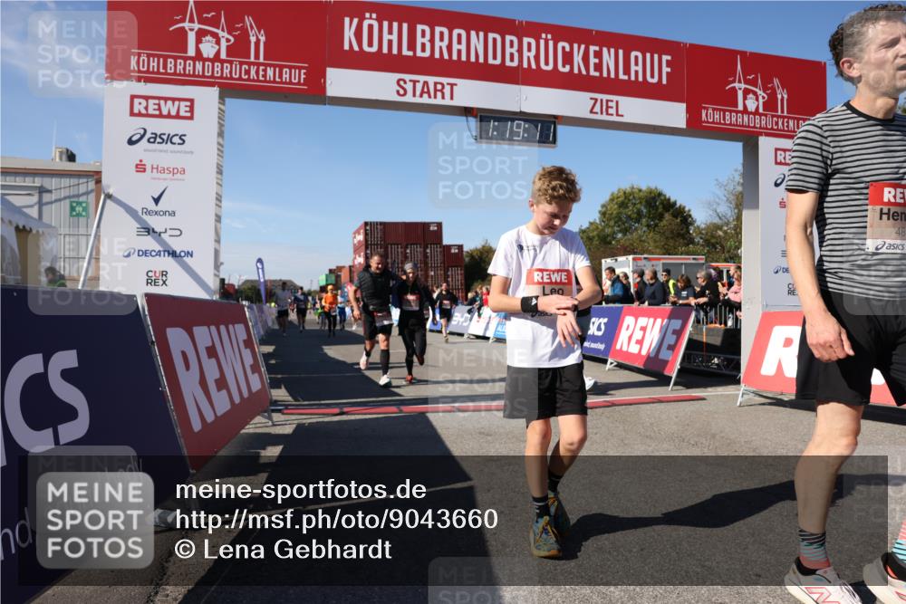 03.10.2025 - Köhlbrandbrückenlauf Lena Gebhardt http://msf.ph/oto/9043660 03.10.2025 13:19:12 Ziel 4143, 4630, 4631, 4632, 4690, 4725, 4727, 4816, 4828, 4876, 4996, 5027, 5853, 5858, 6088, 6117, 6127, 6225, 6226, 6475 meine-sportfotos.de
