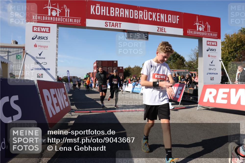 03.10.2025 - Köhlbrandbrückenlauf Lena Gebhardt http://msf.ph/oto/9043667 03.10.2025 13:19:12 Ziel 4143, 4630, 4631, 4632, 4690, 4725, 4727, 4816, 4828, 4876, 4996, 5027, 5853, 5858, 6088, 6117, 6127, 6225, 6226, 6475 meine-sportfotos.de