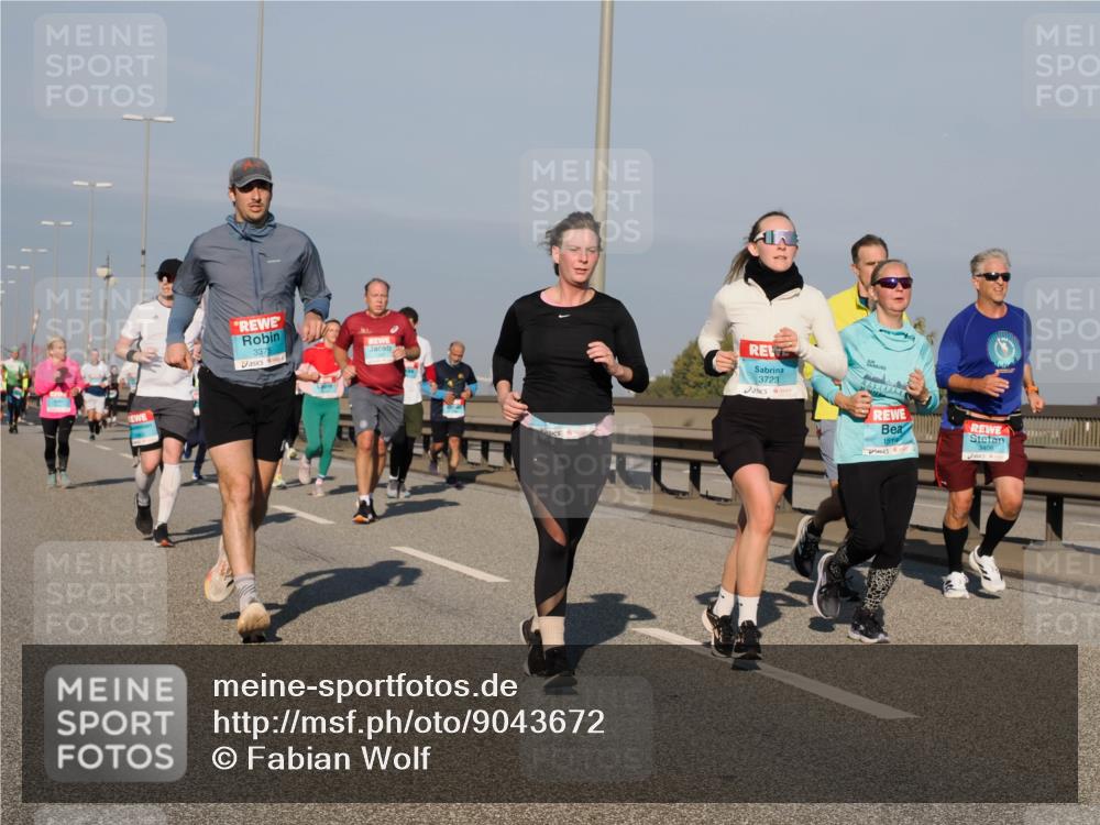 03.10.2025 - Köhlbrandbrückenlauf Fabian Wolf http://msf.ph/oto/9043672 03.10.2025 09:56:38 Position 3 3375, 3723, 1514, 3406 meine-sportfotos.de