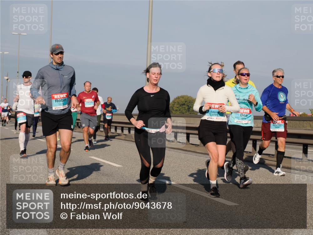 03.10.2025 - Köhlbrandbrückenlauf Fabian Wolf http://msf.ph/oto/9043678 03.10.2025 09:56:38 Position 3 3375, 3723, 1514, 3406 meine-sportfotos.de