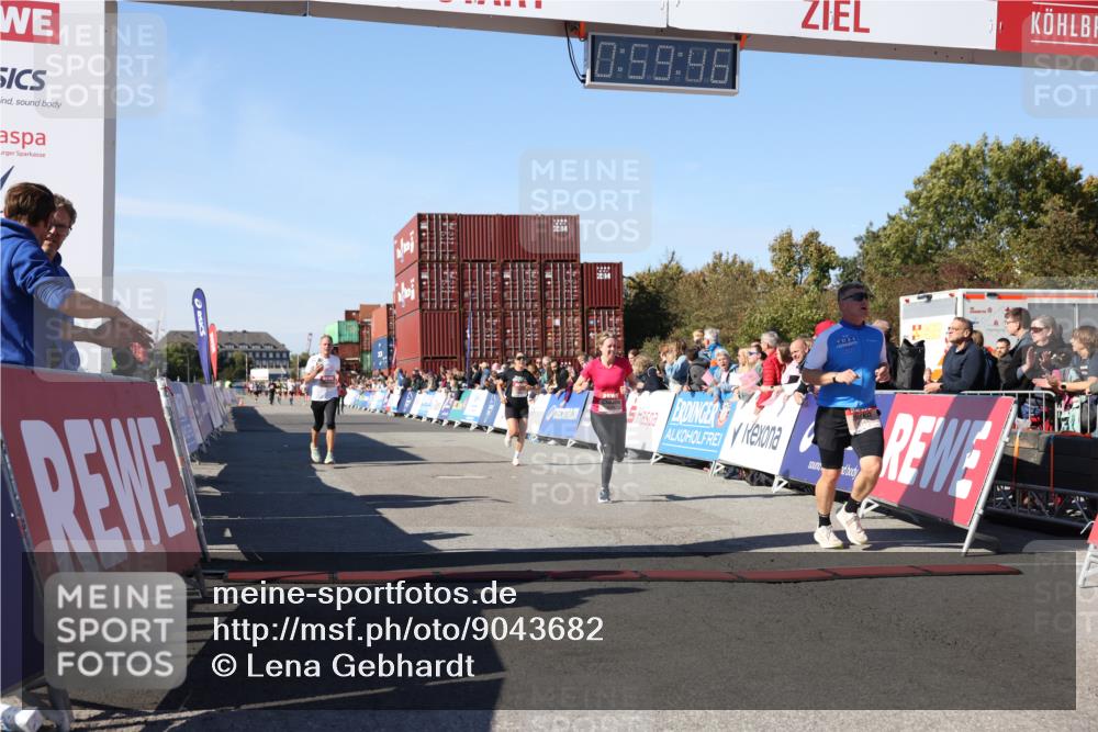03.10.2025 - Köhlbrandbrückenlauf Lena Gebhardt http://msf.ph/oto/9043682 03.10.2025 12:59:46 Ziel 4074, 4111, 4215, 4270, 4475, 6142, 6254, 6364, 6601, 6616, 6654, 6754 meine-sportfotos.de