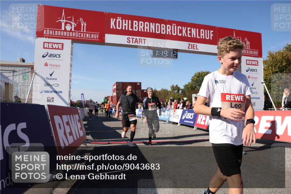 03.10.2025 - Köhlbrandbrückenlauf Lena Gebhardt http://msf.ph/oto/9043683 03.10.2025 13:19:13 Ziel 4143, 4593, 4630, 4631, 4632, 4690, 4725, 4727, 4816, 4828, 4876, 4996, 5027, 5853, 5858, 6088, 6127, 6225, 6226, 6576 meine-sportfotos.de
