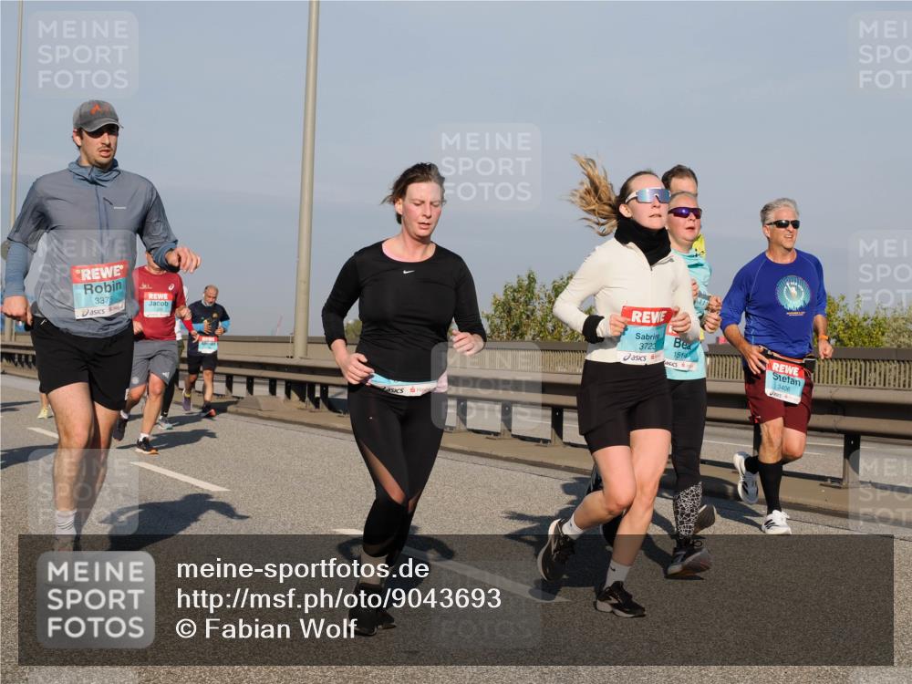 03.10.2025 - Köhlbrandbrückenlauf Fabian Wolf http://msf.ph/oto/9043693 03.10.2025 09:56:38 Position 3 3375, 3723, 1514, 3406 meine-sportfotos.de