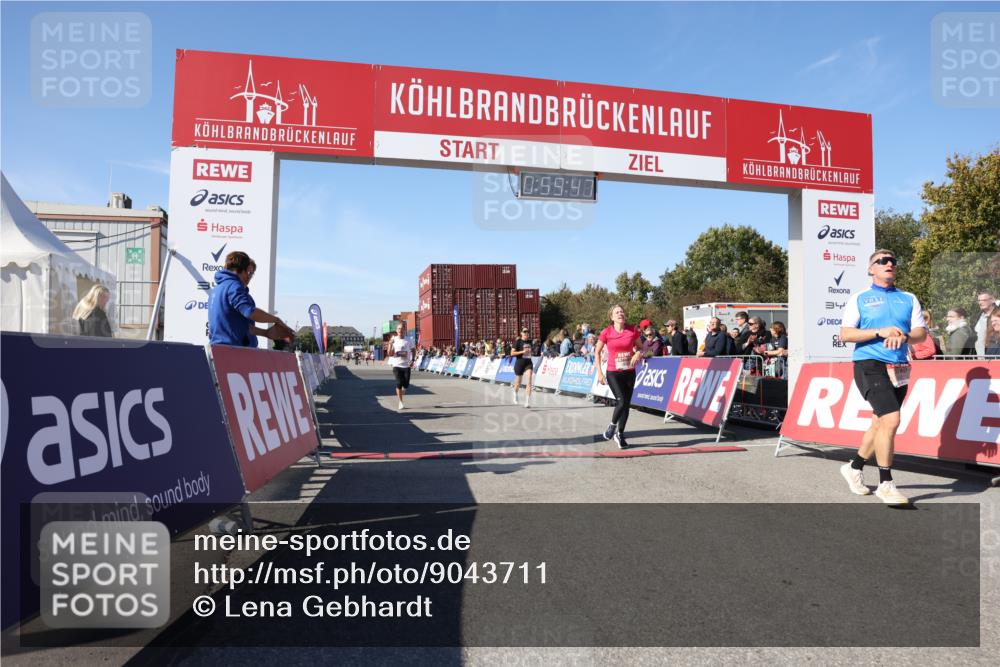 03.10.2025 - Köhlbrandbrückenlauf Lena Gebhardt http://msf.ph/oto/9043711 03.10.2025 12:59:48 Ziel 4074, 4111, 4215, 4270, 6142, 6254, 6364, 6601, 6616, 6654, 6754 meine-sportfotos.de