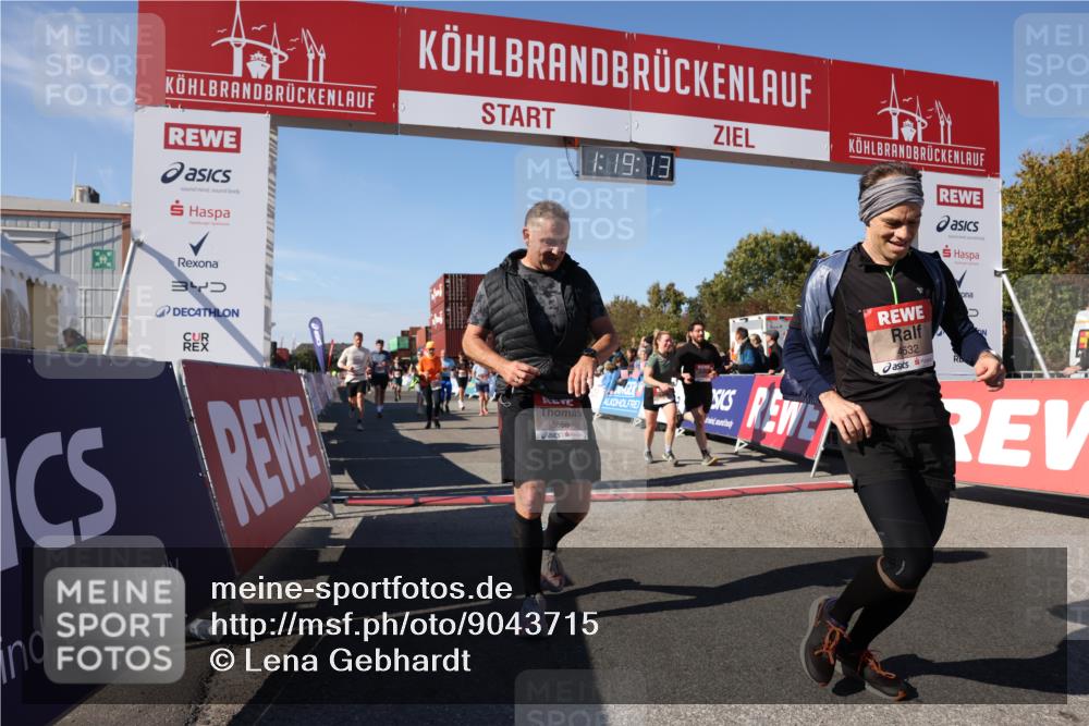 03.10.2025 - Köhlbrandbrückenlauf Lena Gebhardt http://msf.ph/oto/9043715 03.10.2025 13:19:14 Ziel 4143, 4593, 4631, 4632, 4690, 4725, 4727, 4816, 4828, 4876, 4996, 5027, 5853, 5858, 6088, 6127, 6225, 6226, 6576 meine-sportfotos.de