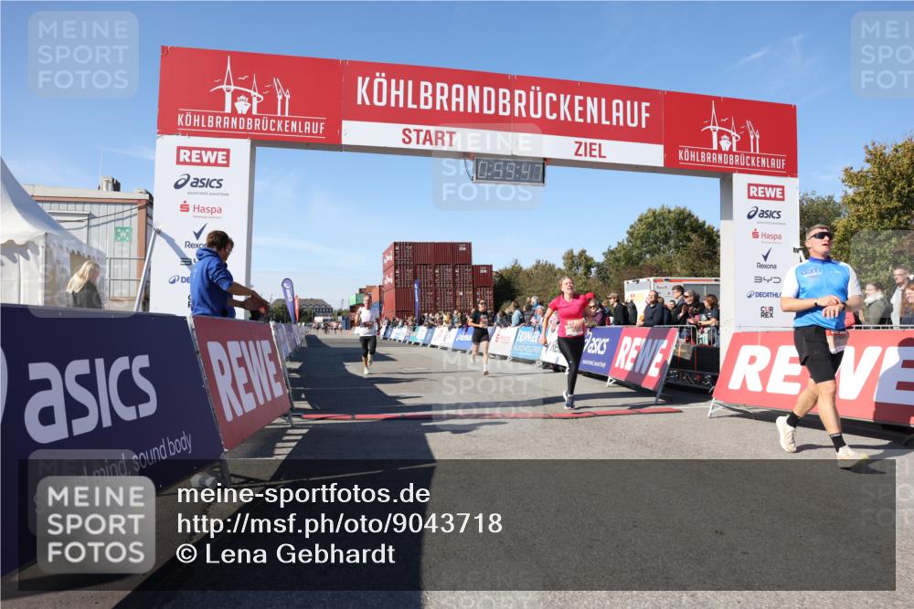 03.10.2025 - Köhlbrandbrückenlauf Lena Gebhardt http://msf.ph/oto/9043718 03.10.2025 12:59:48 Ziel 4074, 4111, 4215, 4270, 6142, 6254, 6364, 6601, 6616, 6654, 6754 meine-sportfotos.de