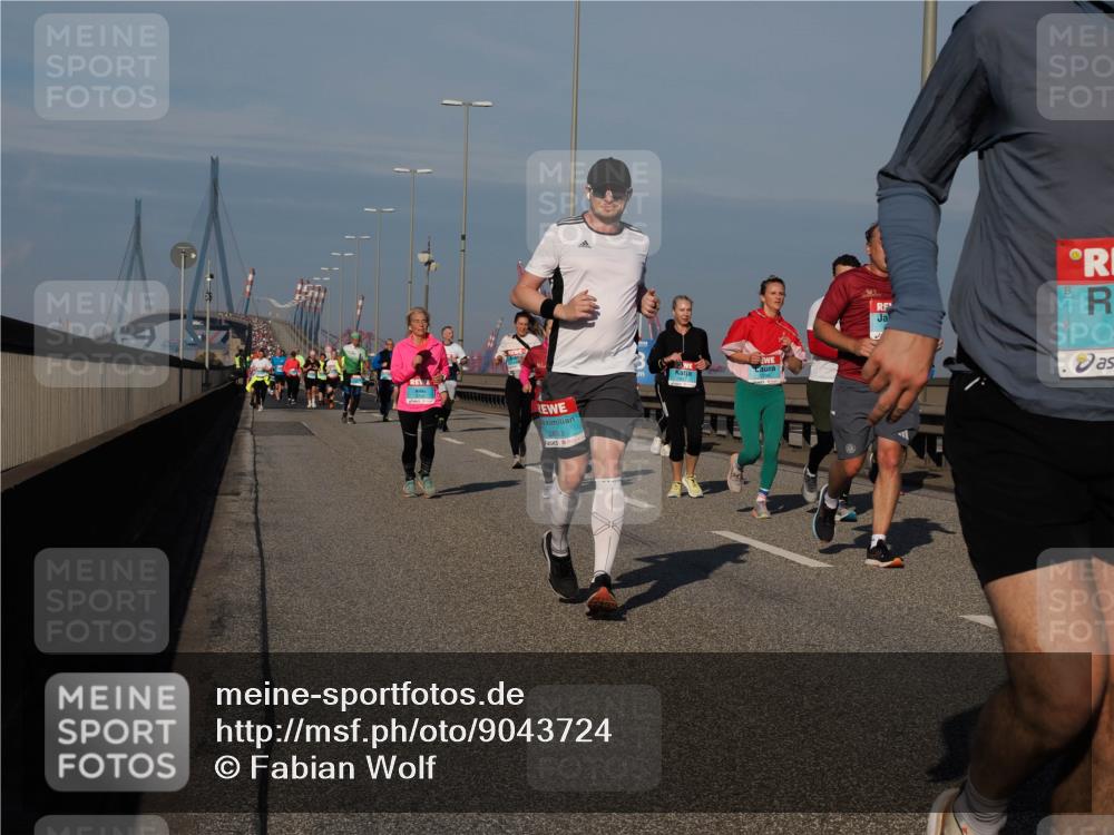 03.10.2025 - Köhlbrandbrückenlauf Fabian Wolf http://msf.ph/oto/9043724 03.10.2025 09:56:40 Position 3 2883 meine-sportfotos.de