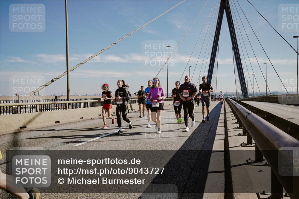 03.10.2025 - Köhlbrandbrückenlauf Michael Burmester http://msf.ph/oto/9043727 03.10.2025 12:25:22 Position 1  meine-sportfotos.de