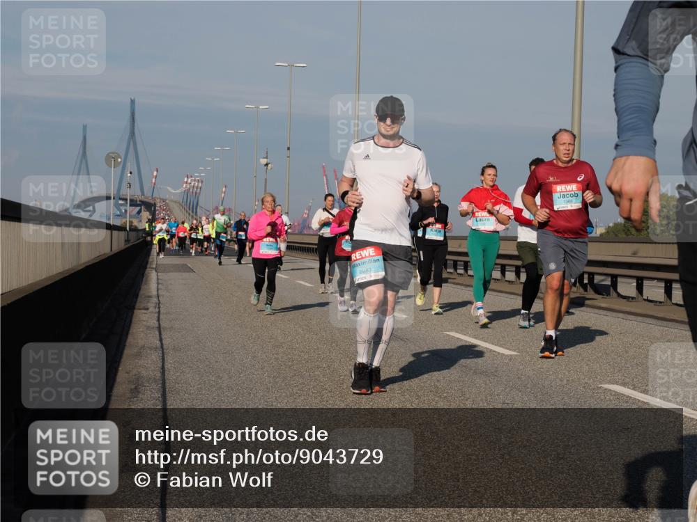 03.10.2025 - Köhlbrandbrückenlauf Fabian Wolf http://msf.ph/oto/9043729 03.10.2025 09:56:40 Position 3 2883, 1388 meine-sportfotos.de