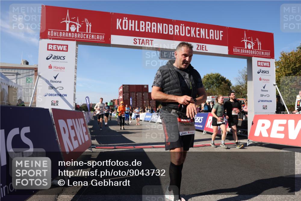 03.10.2025 - Köhlbrandbrückenlauf Lena Gebhardt http://msf.ph/oto/9043732 03.10.2025 13:19:15 Ziel 4143, 4593, 4631, 4632, 4690, 4725, 4727, 4816, 4828, 4876, 4996, 5853, 5858, 6057, 6088, 6127, 6225, 6226, 6576 meine-sportfotos.de