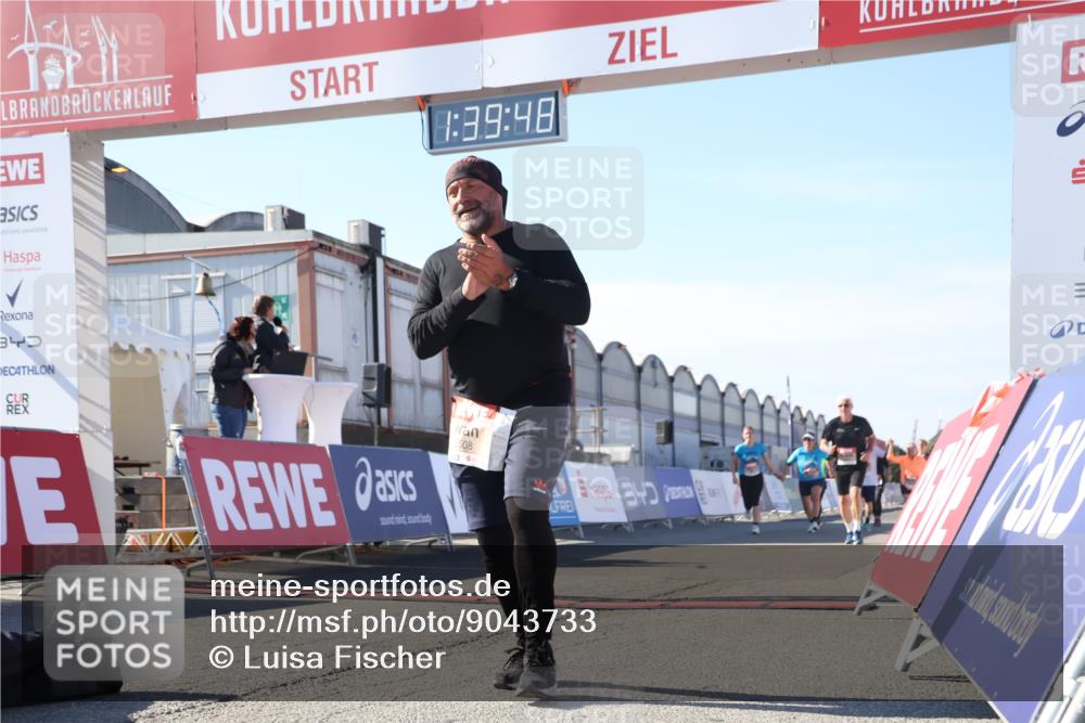 03.10.2025 - Köhlbrandbrückenlauf Luisa Fischer http://msf.ph/oto/9043733 03.10.2025 13:39:47 Ziel 5264, 5508, 5565, 5566, 6399, 6400 meine-sportfotos.de