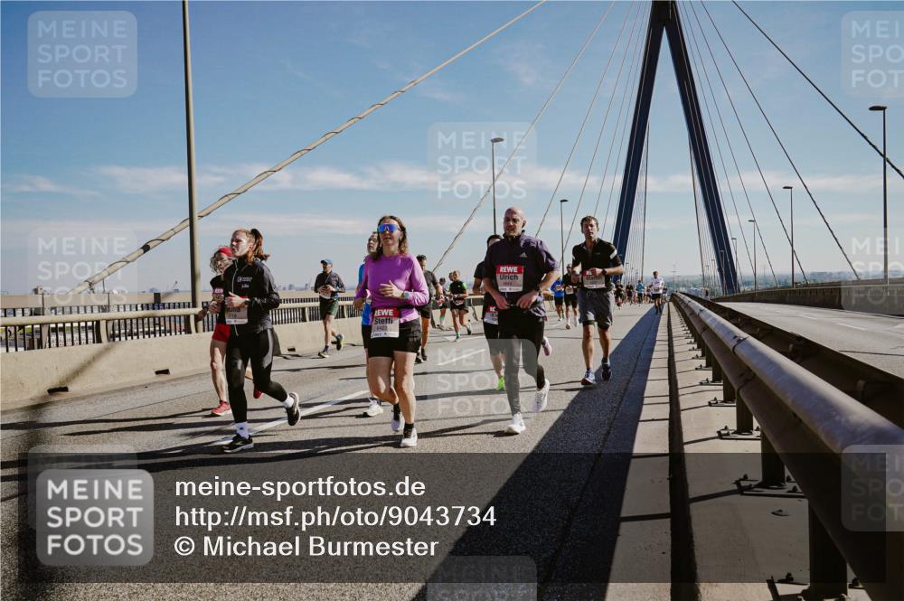 03.10.2025 - Köhlbrandbrückenlauf Michael Burmester http://msf.ph/oto/9043734 03.10.2025 12:25:22 Position 1 6423 meine-sportfotos.de