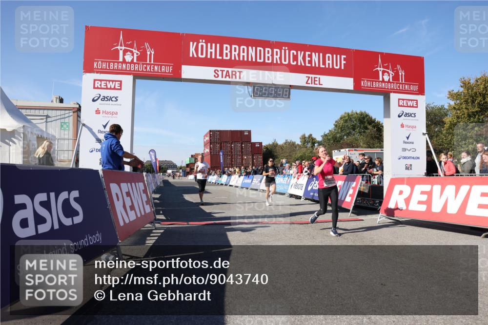 03.10.2025 - Köhlbrandbrückenlauf Lena Gebhardt http://msf.ph/oto/9043740 03.10.2025 12:59:48 Ziel 4074, 4111, 4215, 4270, 6142, 6254, 6364, 6601, 6616, 6654, 6754 meine-sportfotos.de
