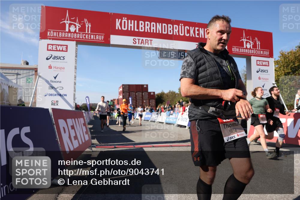 03.10.2025 - Köhlbrandbrückenlauf Lena Gebhardt http://msf.ph/oto/9043741 03.10.2025 13:19:15 Ziel 4143, 4593, 4631, 4632, 4690, 4725, 4727, 4816, 4828, 4876, 4996, 5853, 5858, 6057, 6088, 6127, 6225, 6226, 6576 meine-sportfotos.de