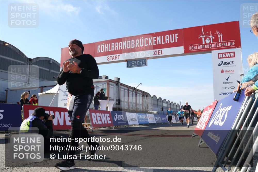 03.10.2025 - Köhlbrandbrückenlauf Luisa Fischer http://msf.ph/oto/9043746 03.10.2025 13:39:47 Ziel 5264, 5508, 5565, 5566, 6399, 6400 meine-sportfotos.de