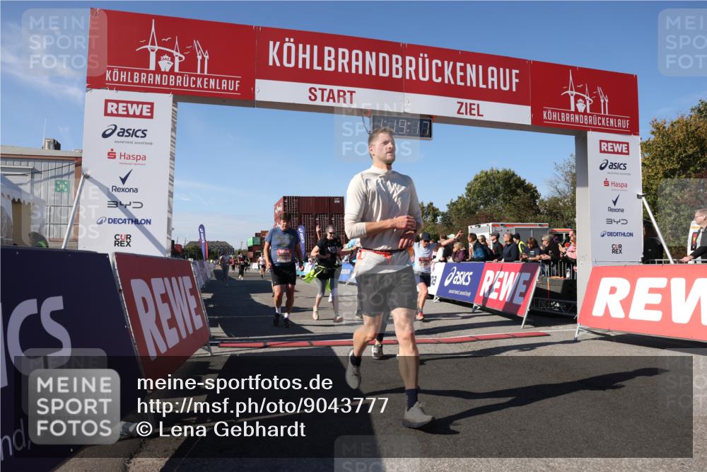 03.10.2025 - Köhlbrandbrückenlauf Lena Gebhardt http://msf.ph/oto/9043777 03.10.2025 13:19:17 Ziel 4143, 4593, 4631, 4632, 4690, 4725, 4727, 4816, 4828, 4876, 4996, 5443, 5451, 5853, 5858, 6057, 6088, 6225, 6226, 6230, 6576 meine-sportfotos.de