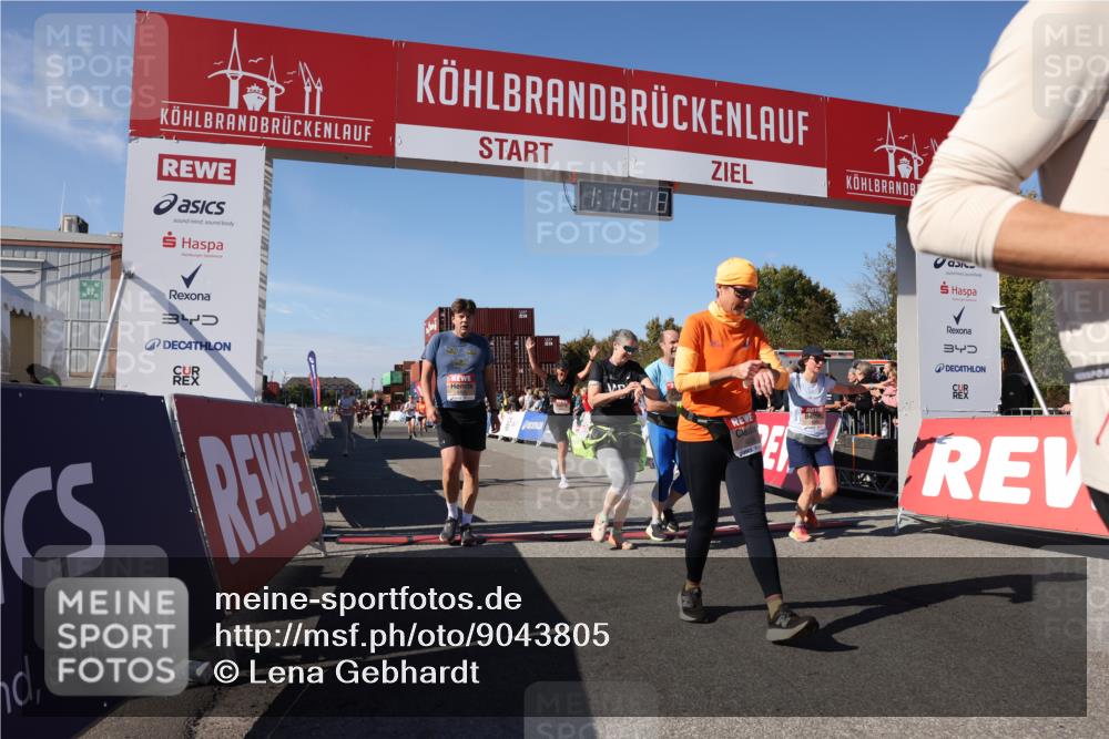 03.10.2025 - Köhlbrandbrückenlauf Lena Gebhardt http://msf.ph/oto/9043805 03.10.2025 13:19:18 Ziel 4143, 4593, 4631, 4632, 4690, 4725, 4727, 4816, 4828, 4876, 4996, 5443, 5451, 5853, 5858, 6057, 6088, 6225, 6226, 6230, 6576 meine-sportfotos.de