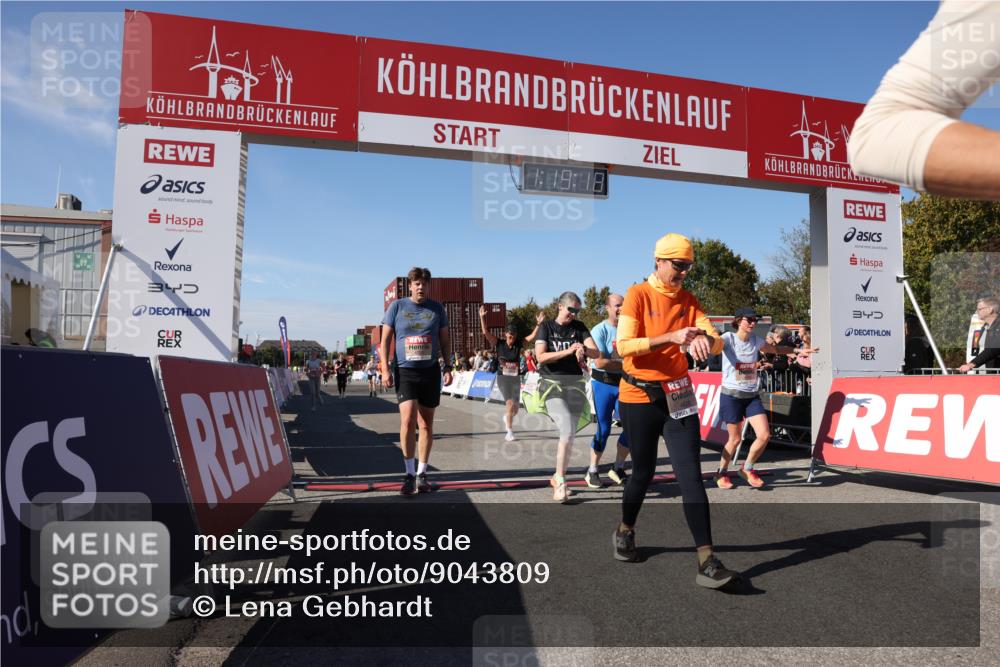 03.10.2025 - Köhlbrandbrückenlauf Lena Gebhardt http://msf.ph/oto/9043809 03.10.2025 13:19:19 Ziel 4143, 4593, 4631, 4632, 4690, 4725, 4727, 4816, 4828, 4996, 5443, 5451, 5853, 5858, 6057, 6225, 6226, 6230, 6576 meine-sportfotos.de