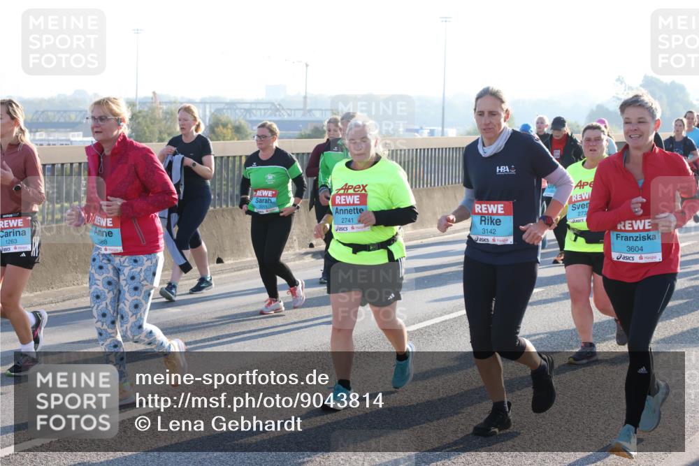 03.10.2025 - Köhlbrandbrückenlauf Lena Gebhardt http://msf.ph/oto/9043814 03.10.2025 09:26:53 Position 1 1263, 1988, 2011, 2741, 3142, 273, 3604 meine-sportfotos.de