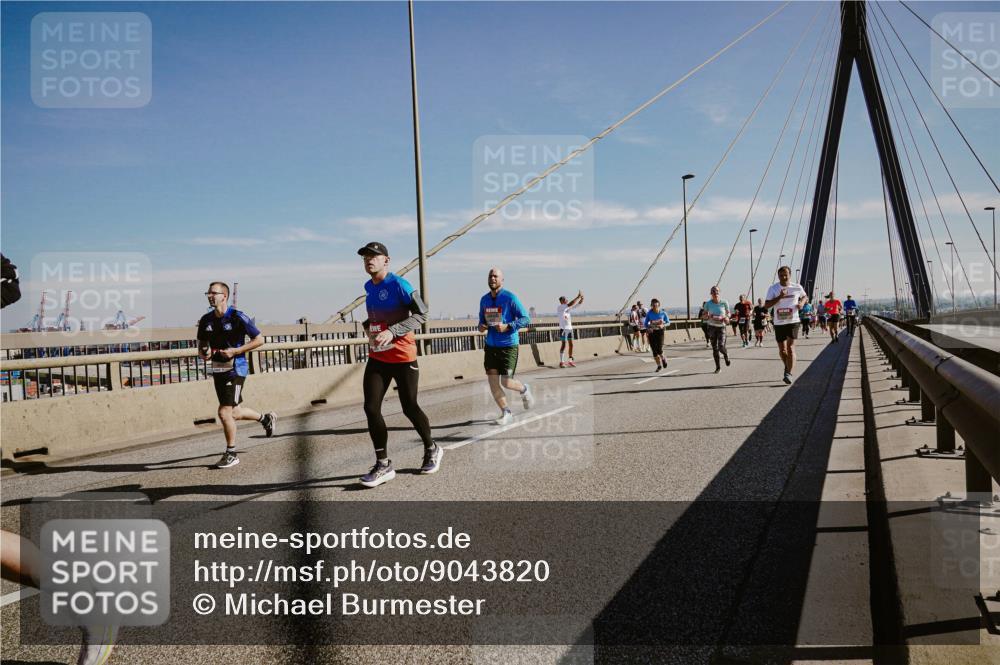 03.10.2025 - Köhlbrandbrückenlauf Michael Burmester http://msf.ph/oto/9043820 03.10.2025 12:25:29 Position 1  meine-sportfotos.de