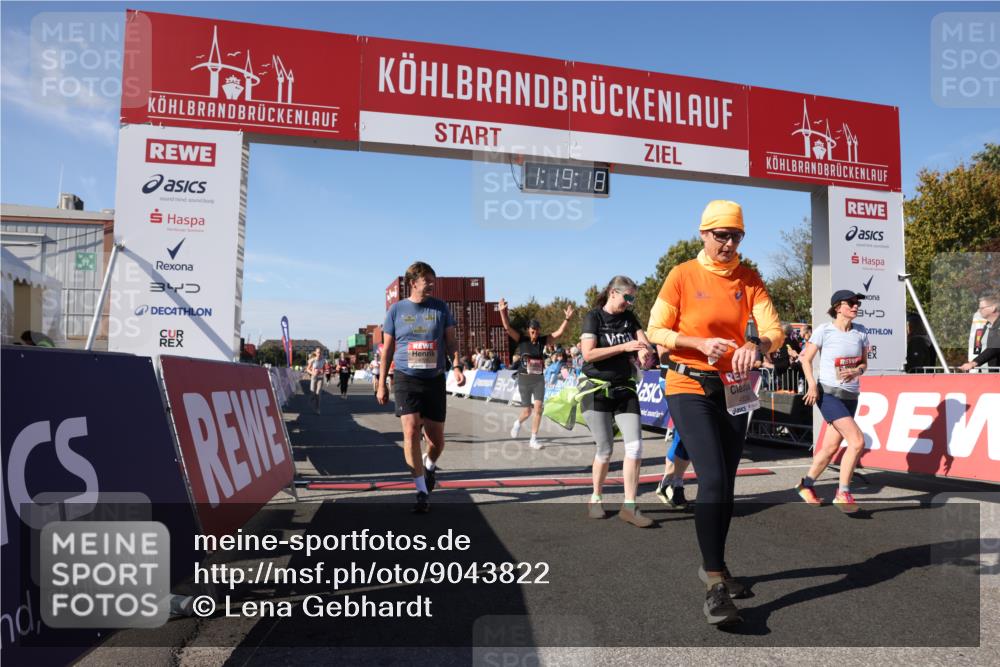 03.10.2025 - Köhlbrandbrückenlauf Lena Gebhardt http://msf.ph/oto/9043822 03.10.2025 13:19:19 Ziel 4143, 4593, 4631, 4632, 4690, 4725, 4727, 4816, 4828, 4996, 5443, 5451, 5853, 5858, 6057, 6225, 6226, 6230, 6576 meine-sportfotos.de