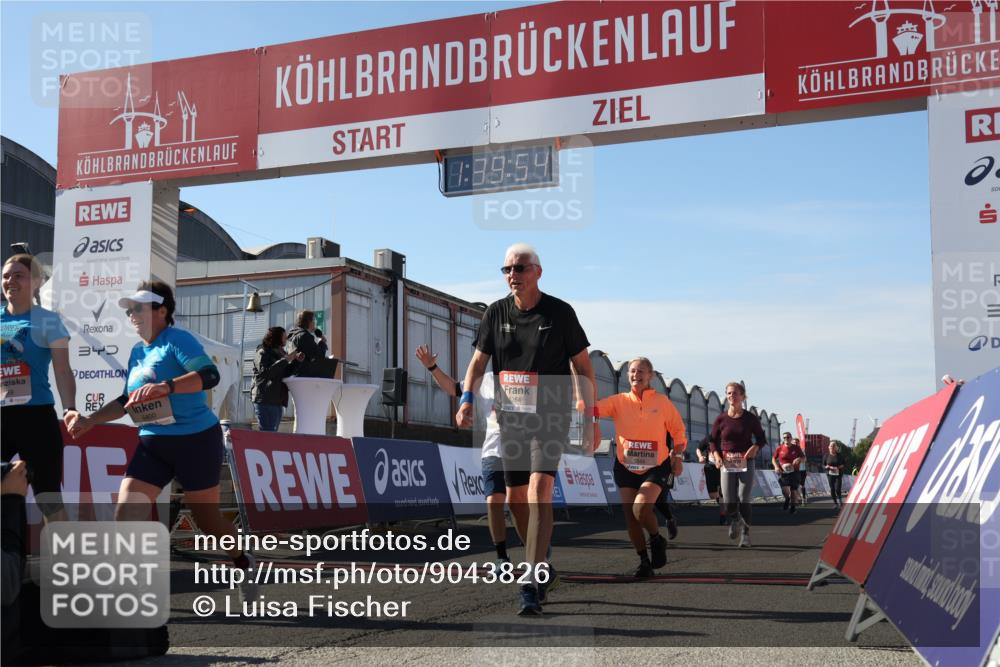 03.10.2025 - Köhlbrandbrückenlauf Luisa Fischer http://msf.ph/oto/9043826 03.10.2025 13:39:53 Ziel 5264, 5484, 5487, 5508, 5565, 5566, 6399, 6400, 6401, 6403, 6522 meine-sportfotos.de