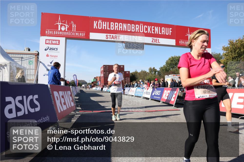 03.10.2025 - Köhlbrandbrückenlauf Lena Gebhardt http://msf.ph/oto/9043829 03.10.2025 12:59:51 Ziel 4074, 4554, 6142, 6254, 6364, 6601, 6654, 6754 meine-sportfotos.de