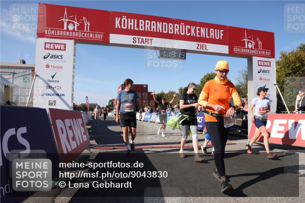 03.10.2025 - Köhlbrandbrückenlauf Lena Gebhardt http://msf.ph/oto/9043830 03.10.2025 13:19:19 Ziel 4143, 4593, 4631, 4632, 4690, 4725, 4727, 4816, 4828, 4996, 5443, 5451, 5853, 5858, 6057, 6225, 6226, 6230, 6576 meine-sportfotos.de