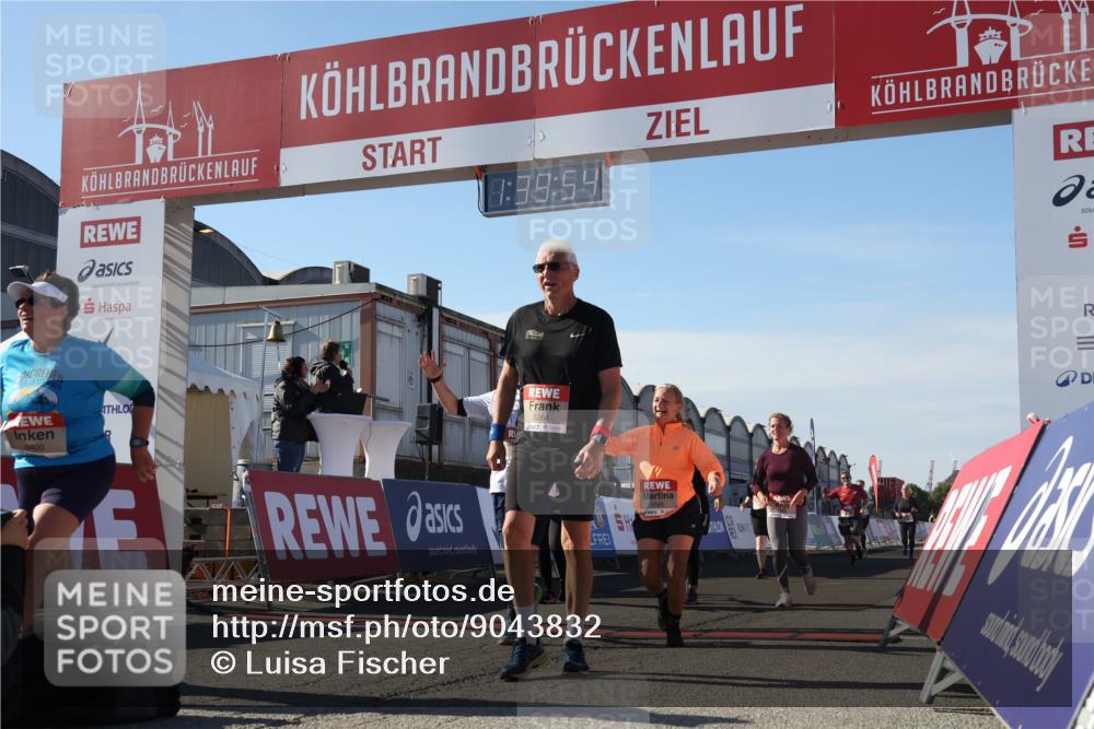 03.10.2025 - Köhlbrandbrückenlauf Luisa Fischer http://msf.ph/oto/9043832 03.10.2025 13:39:53 Ziel 5264, 5484, 5487, 5508, 5565, 5566, 6399, 6400, 6401, 6403, 6522 meine-sportfotos.de