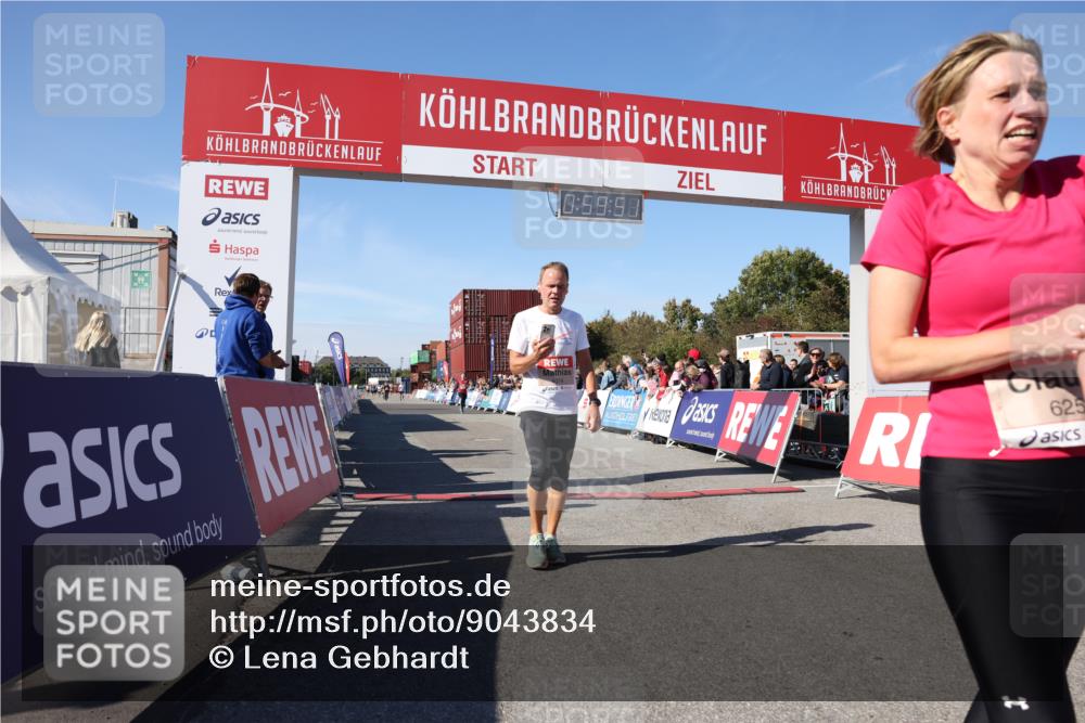 03.10.2025 - Köhlbrandbrückenlauf Lena Gebhardt http://msf.ph/oto/9043834 03.10.2025 12:59:51 Ziel 4074, 4554, 6142, 6254, 6364, 6601, 6654, 6754 meine-sportfotos.de