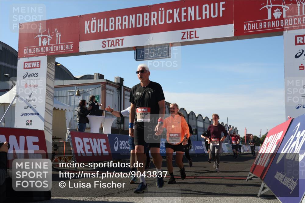 03.10.2025 - Köhlbrandbrückenlauf Luisa Fischer http://msf.ph/oto/9043837 03.10.2025 13:39:53 Ziel 5264, 5484, 5487, 5508, 5565, 5566, 6399, 6400, 6401, 6403, 6522 meine-sportfotos.de