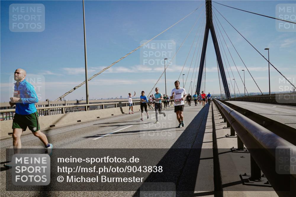 03.10.2025 - Köhlbrandbrückenlauf Michael Burmester http://msf.ph/oto/9043838 03.10.2025 12:25:31 Position 1  meine-sportfotos.de