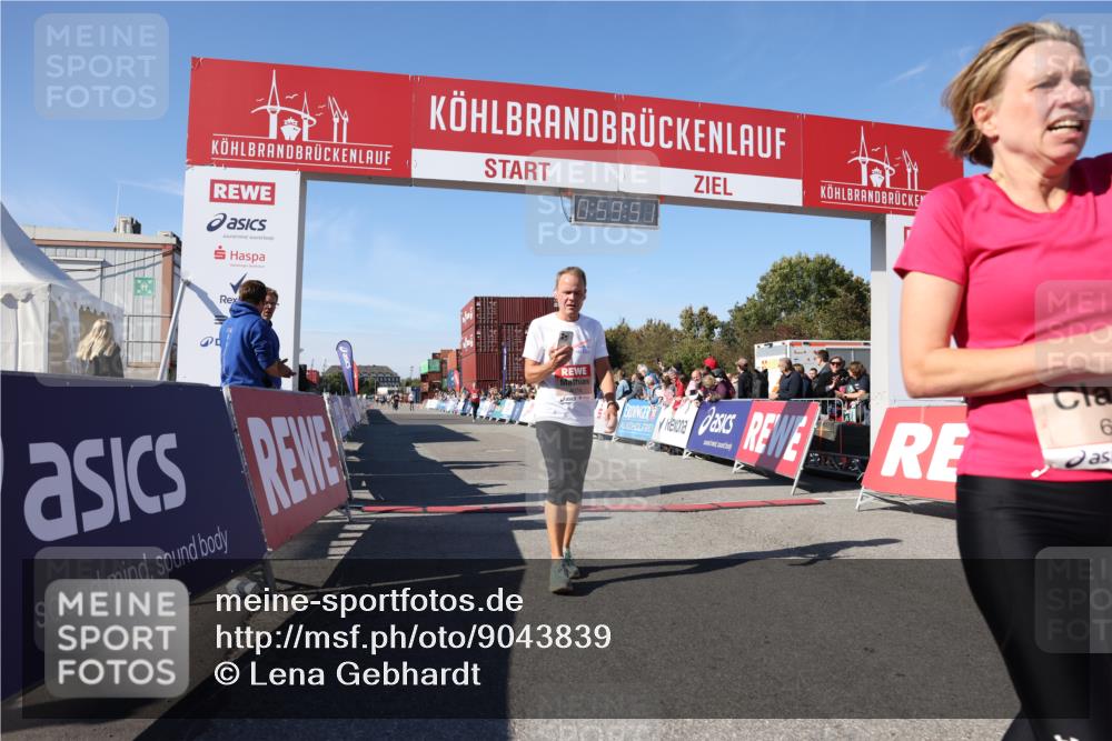 03.10.2025 - Köhlbrandbrückenlauf Lena Gebhardt http://msf.ph/oto/9043839 03.10.2025 12:59:51 Ziel 4074, 4554, 6142, 6254, 6364, 6601, 6654, 6754 meine-sportfotos.de