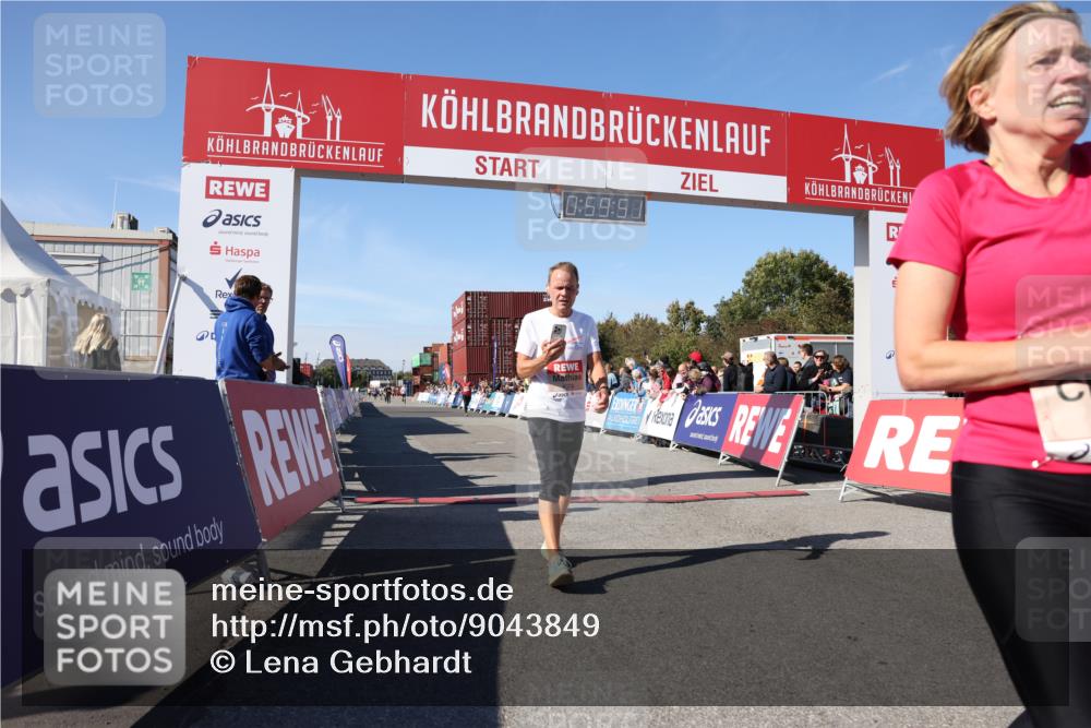 03.10.2025 - Köhlbrandbrückenlauf Lena Gebhardt http://msf.ph/oto/9043849 03.10.2025 12:59:51 Ziel 4074, 4554, 6142, 6254, 6364, 6601, 6654, 6754 meine-sportfotos.de