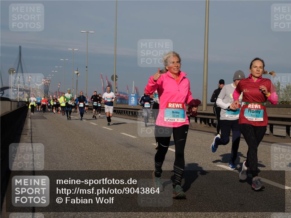 03.10.2025 - Köhlbrandbrückenlauf Fabian Wolf http://msf.ph/oto/9043864 03.10.2025 09:56:45 Position 3 3, 3735, 2841, 1515 meine-sportfotos.de