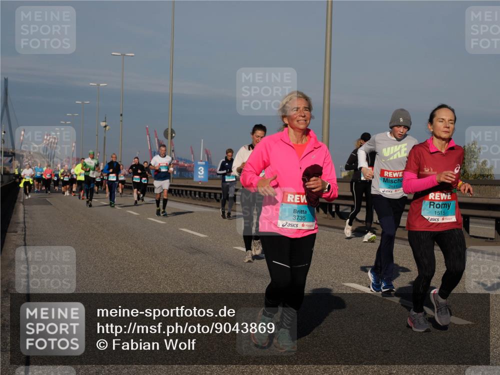 03.10.2025 - Köhlbrandbrückenlauf Fabian Wolf http://msf.ph/oto/9043869 03.10.2025 09:56:45 Position 3 3, 3735, 2841, 1515 meine-sportfotos.de