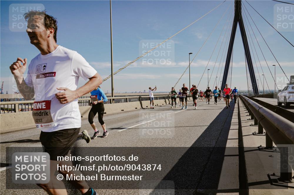 03.10.2025 - Köhlbrandbrückenlauf Michael Burmester http://msf.ph/oto/9043874 03.10.2025 12:25:33 Position 1 4213 meine-sportfotos.de