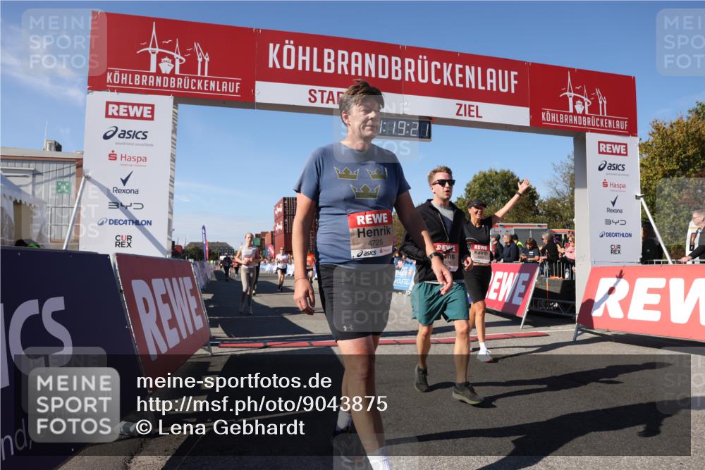 03.10.2025 - Köhlbrandbrückenlauf Lena Gebhardt http://msf.ph/oto/9043875 03.10.2025 13:19:21 Ziel 4143, 4593, 4632, 4690, 4725, 4727, 4828, 4996, 5009, 5443, 5451, 5853, 5858, 6057, 6225, 6226, 6230, 6576, 6753 meine-sportfotos.de