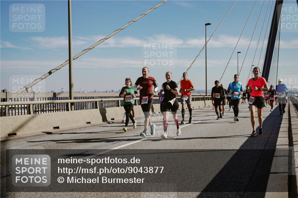 03.10.2025 - Köhlbrandbrückenlauf Michael Burmester http://msf.ph/oto/9043877 03.10.2025 12:25:35 Position 1  meine-sportfotos.de