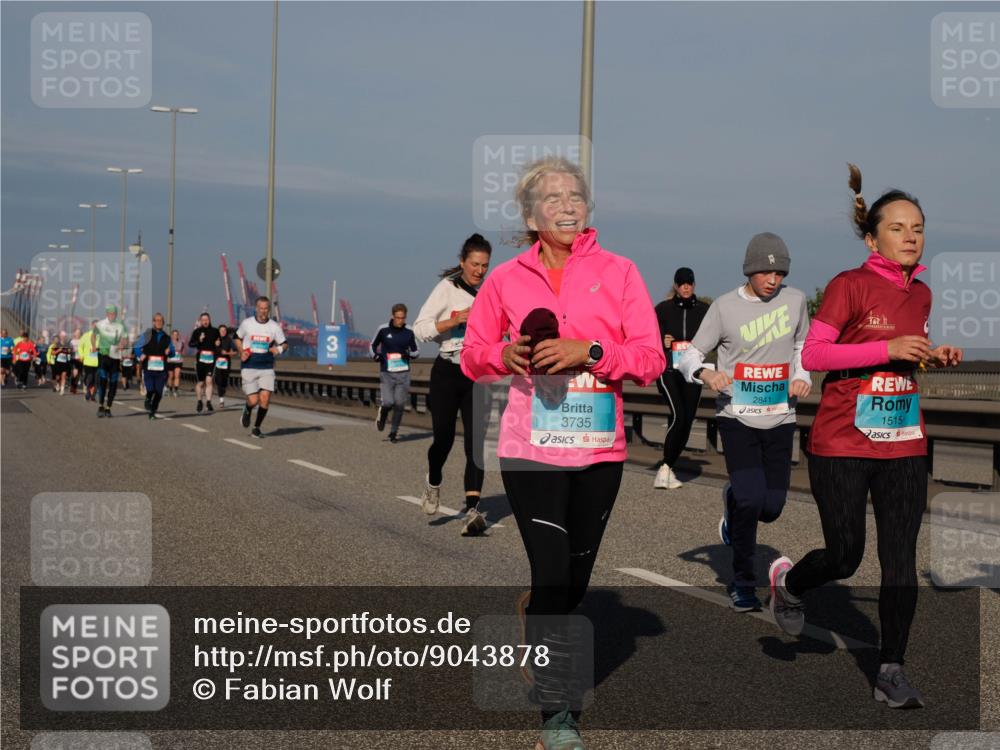 03.10.2025 - Köhlbrandbrückenlauf Fabian Wolf http://msf.ph/oto/9043878 03.10.2025 09:56:45 Position 3 3, 3735, 2841, 1515 meine-sportfotos.de