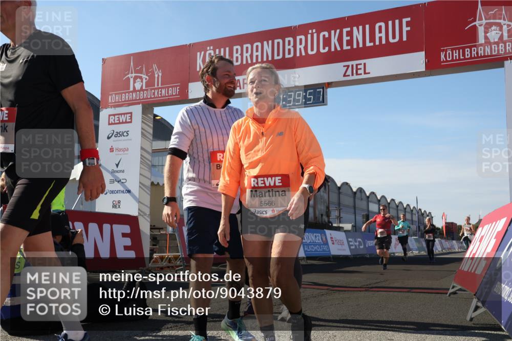 03.10.2025 - Köhlbrandbrückenlauf Luisa Fischer http://msf.ph/oto/9043879 03.10.2025 13:39:56 Ziel 5264, 5484, 5487, 5565, 5566, 5831, 5832, 5835, 6399, 6400, 6401, 6403, 6522 meine-sportfotos.de