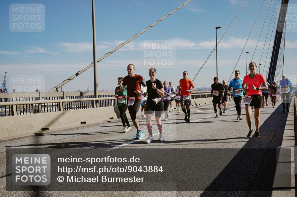 03.10.2025 - Köhlbrandbrückenlauf Michael Burmester http://msf.ph/oto/9043884 03.10.2025 12:25:35 Position 1  meine-sportfotos.de