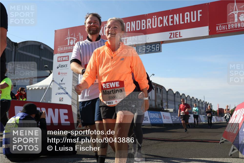 03.10.2025 - Köhlbrandbrückenlauf Luisa Fischer http://msf.ph/oto/9043886 03.10.2025 13:39:56 Ziel 5264, 5484, 5487, 5565, 5566, 5831, 5832, 5835, 6399, 6400, 6401, 6403, 6522 meine-sportfotos.de