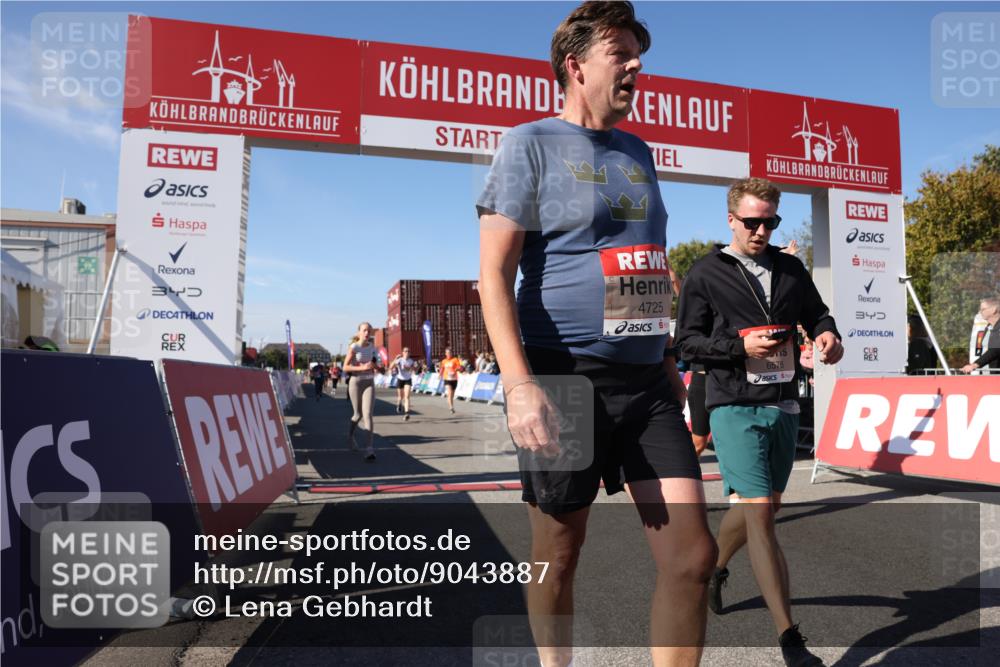 03.10.2025 - Köhlbrandbrückenlauf Lena Gebhardt http://msf.ph/oto/9043887 03.10.2025 13:19:21 Ziel 4143, 4593, 4632, 4690, 4725, 4727, 4828, 4996, 5009, 5443, 5451, 5853, 5858, 6057, 6225, 6226, 6230, 6576, 6753 meine-sportfotos.de