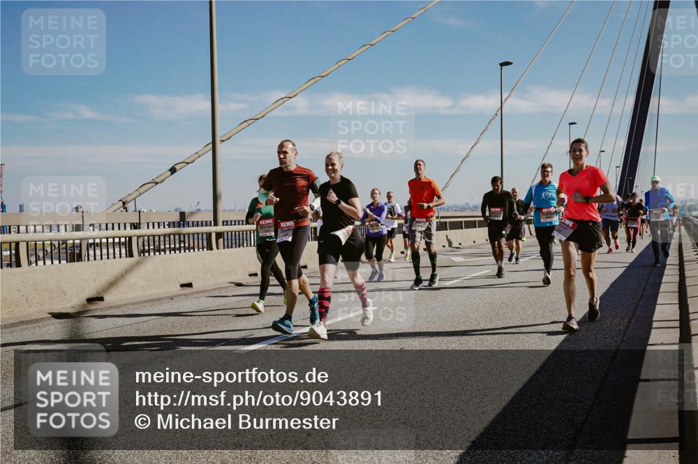 03.10.2025 - Köhlbrandbrückenlauf Michael Burmester http://msf.ph/oto/9043891 03.10.2025 12:25:35 Position 1  meine-sportfotos.de