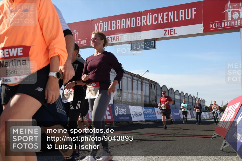03.10.2025 - Köhlbrandbrückenlauf Luisa Fischer http://msf.ph/oto/9043893 03.10.2025 13:39:57 Ziel 5264, 5484, 5487, 5565, 5566, 5831, 5832, 5835, 6399, 6400, 6401, 6403, 6522 meine-sportfotos.de