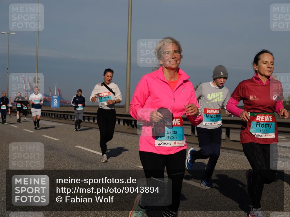 03.10.2025 - Köhlbrandbrückenlauf Fabian Wolf http://msf.ph/oto/9043894 03.10.2025 09:56:45 Position 3 3, 1455, 3735, 2841, 1515 meine-sportfotos.de